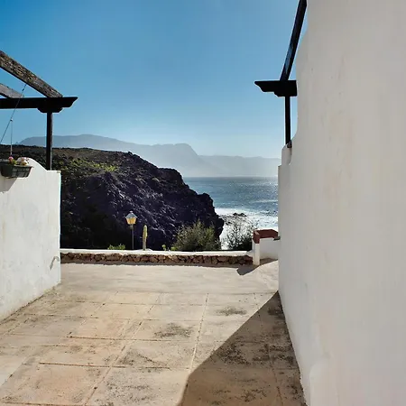 Faro De Sardina Frente Al Mar Feriehus Gáldar